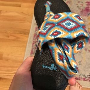 Worn maybe twice size 7 Sanuks!